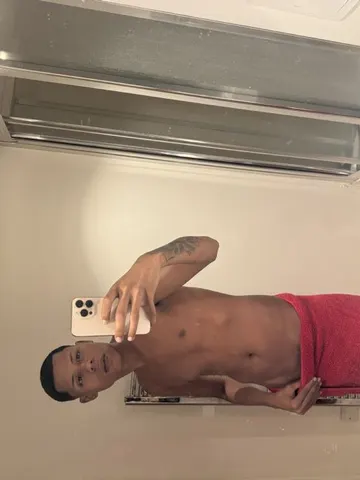 FpBigBlackBr webcam model from United Kingdom