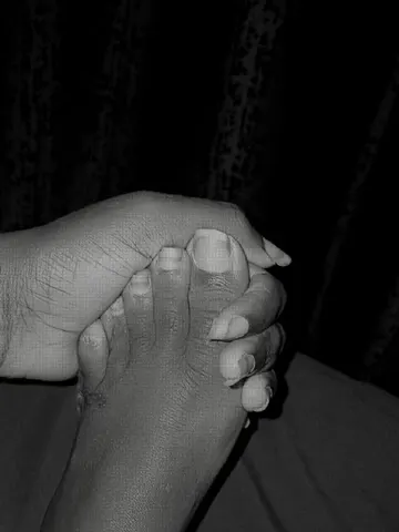 pookie_ webcam model from Kenya