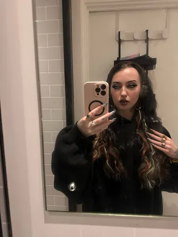 OnlyIvyJade webcam model from United Kingdom