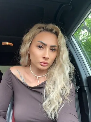 RachelMae webcam model from Romania