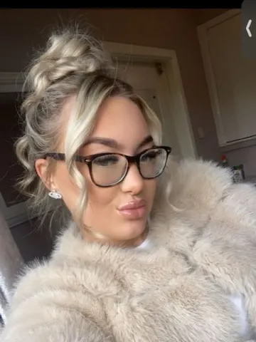 Skye_Luxe live cam