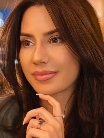 AlexiaNova cam model