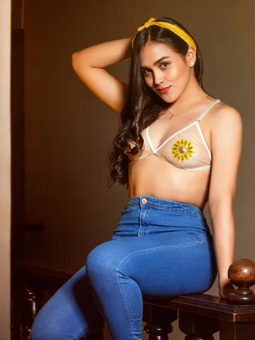 AnahiBramson cam model