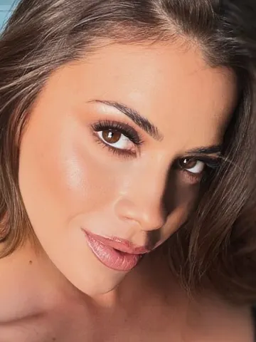 AnaMathers cam model