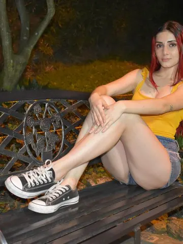ArianaGirald cam model