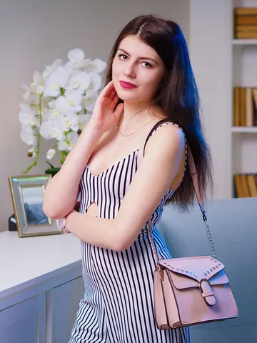 AriaTrish cam model