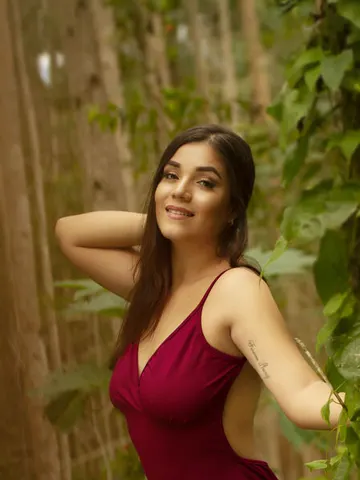 AvaDashian cam model
