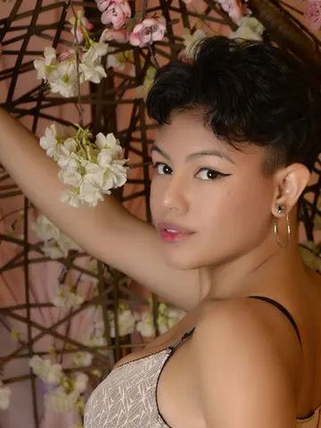 BellaStrong cam model