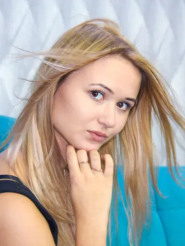 CuteKarolinaForU cam model