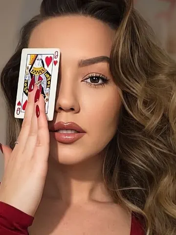 ElsaLove cam model