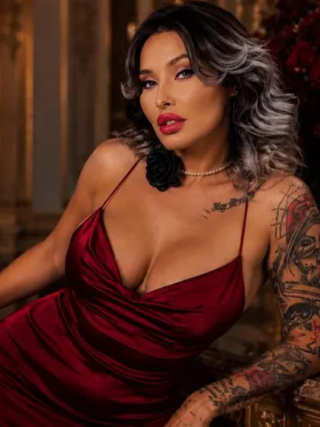 IssaSmith cam model