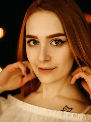 JuliFox cam model