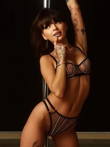 KayaBelle cam model