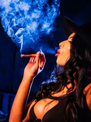 LaraTyler cam model