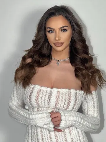 LisaLogan cam model
