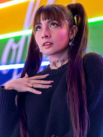 NicoleLabelle cam model