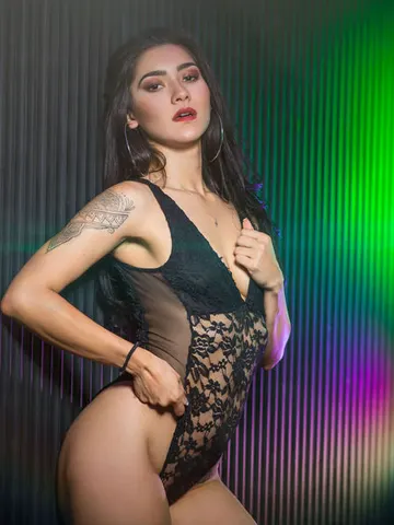 OliviALuna cam model
