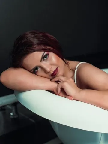 SandraLou cam model