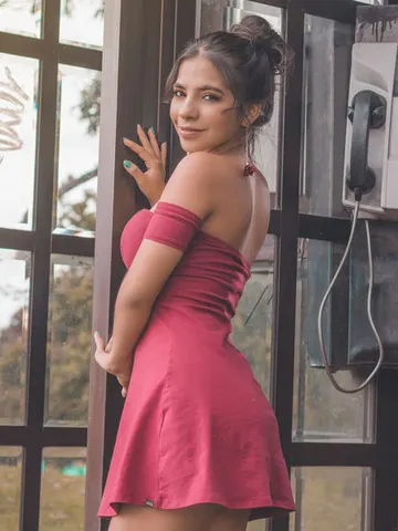 TaraEdwards cam model